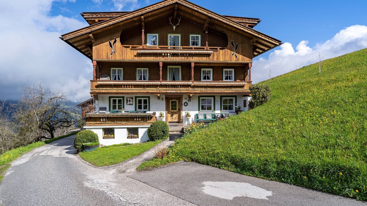 Rohrberg Apartment | Apartment 'Unterlehenhof A' with Mountain View, Balcony and Wi-Fi