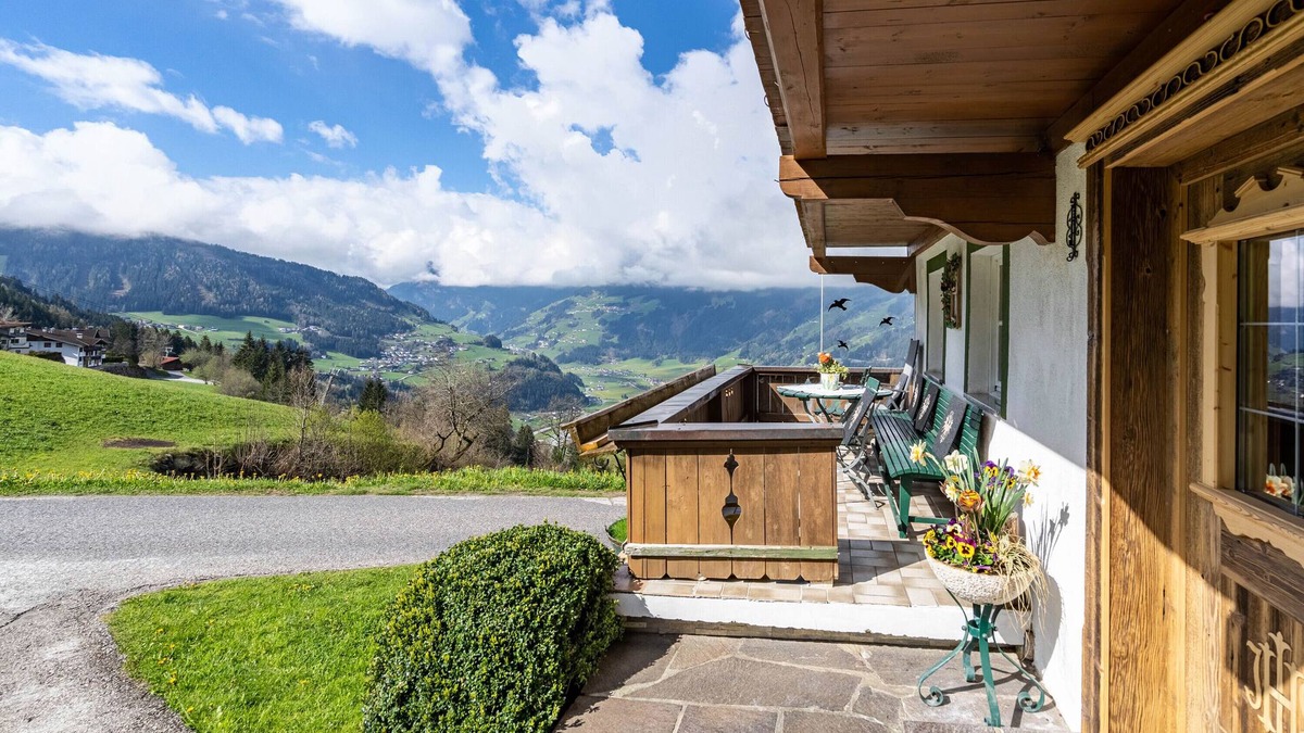 Rohrberg Apartment | Apartment 'Unterlehenhof N' with Mountain View, Balcony and Wi-Fi