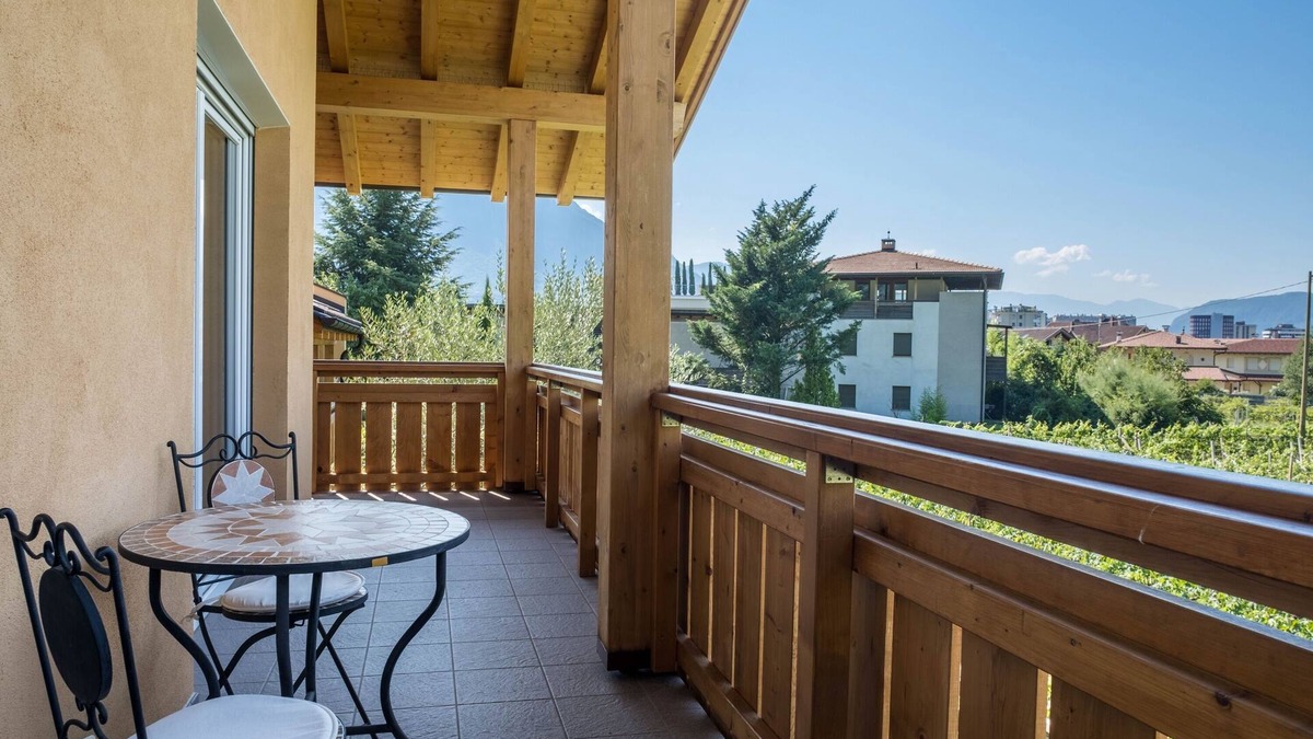 Gries - Quirein Apartment | Apartment “Urbanhof - Moritzing” with Mountain View, Wi-Fi & 2 Balconies