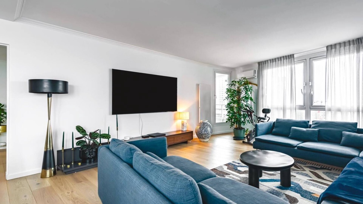 Puteaux Apartment | Apartment view of all of Paris