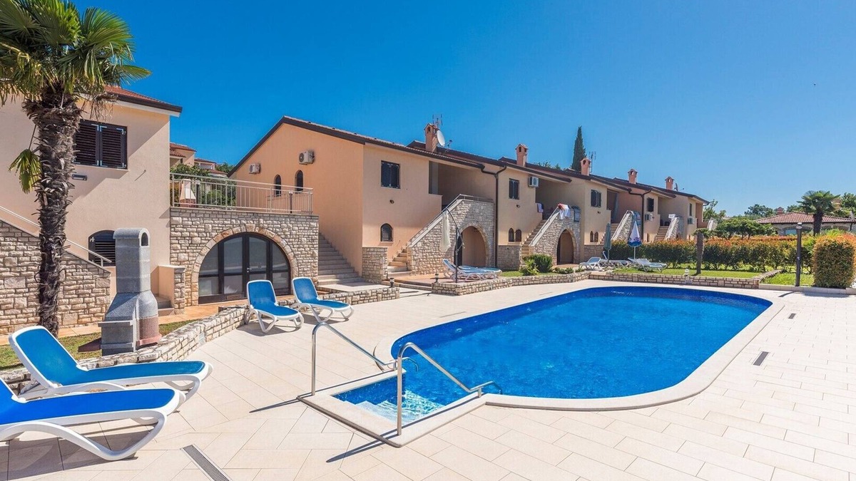 Brnobici Apartment | Apartment Viva with shared pool