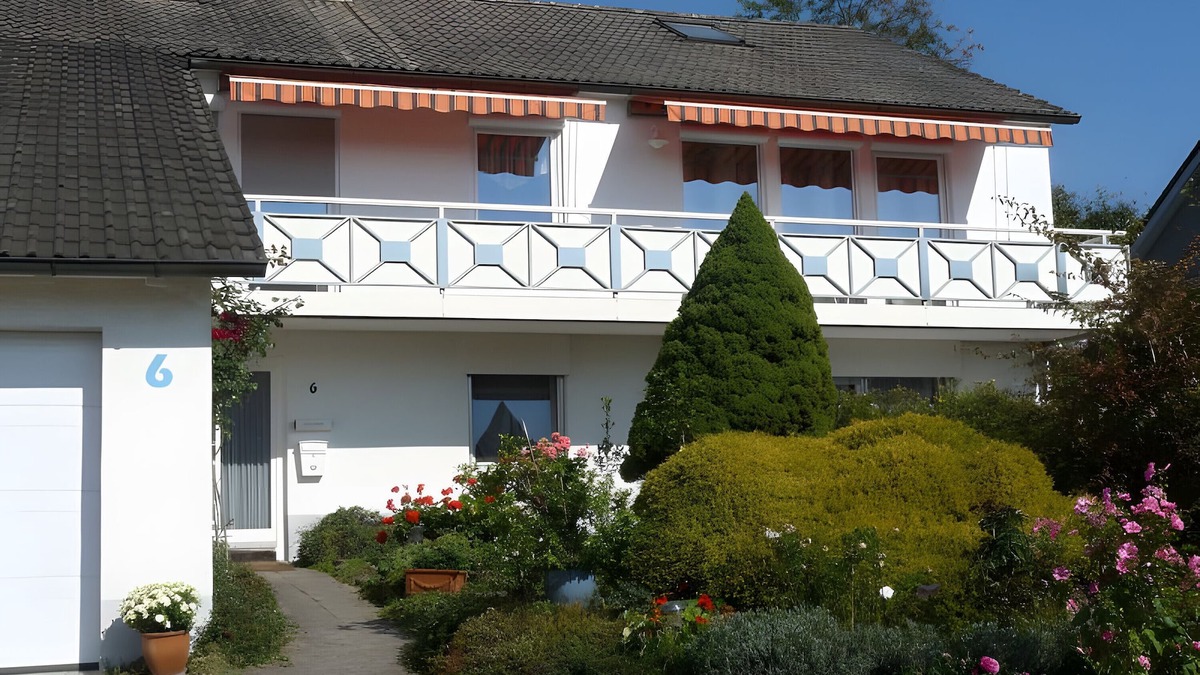 Sinkingen Apartment | Apartment 'Vogelsang' with Shared Terrace, Shared Garden and Wi-Fi