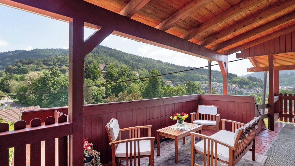 Scheuern House | Apartment 'Vogtshaus De Luxe' with Mountain View, Private Terrace and Wi-Fi