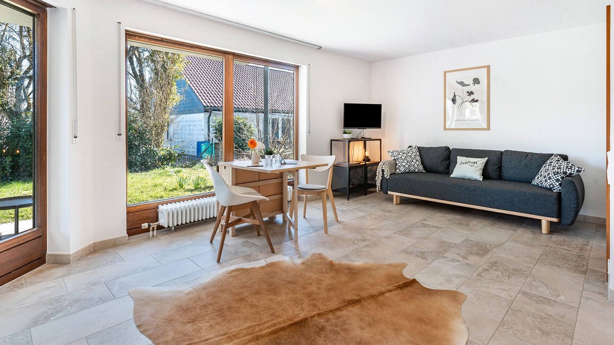 Friolzheim Apartment | Apartment 'Vollausgestattete' with Private Terrace, Private Garden and Wi-Fi