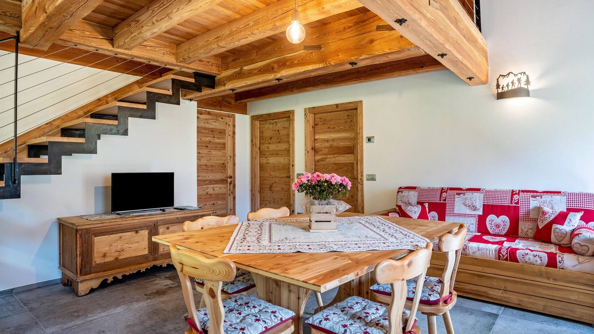 Rabbi Apartment | Apartment 'Volo Dell'aquila With Private Sauna' with Mountain View