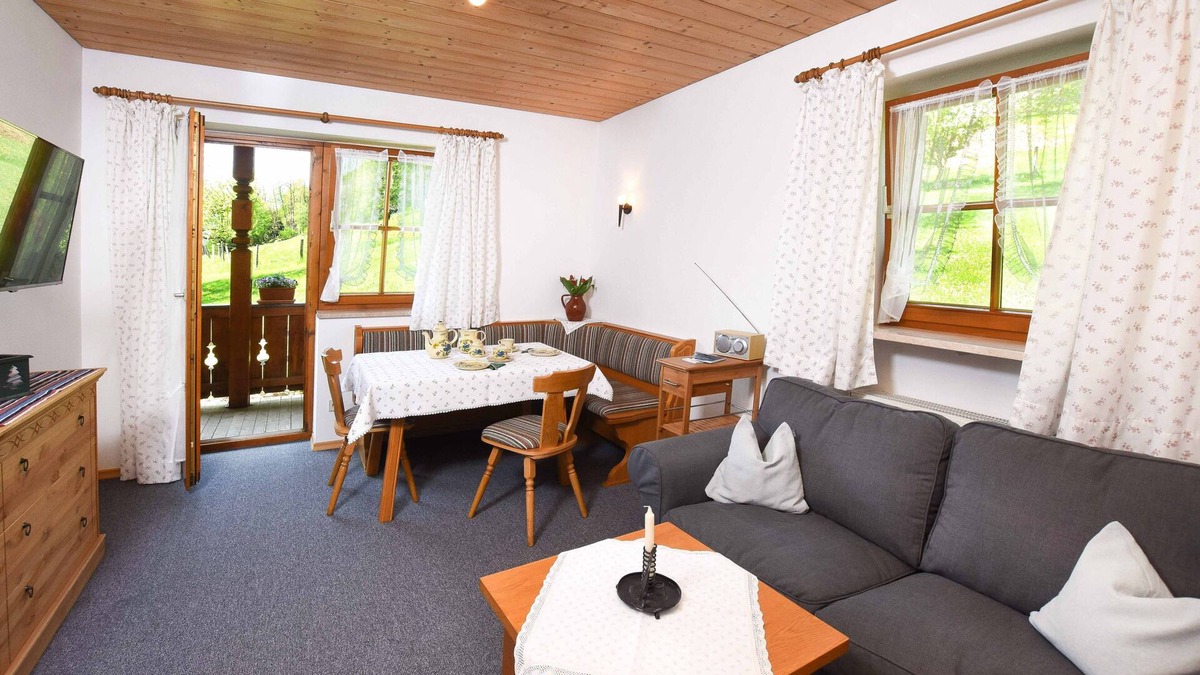 Ruhpolding Apartment | Apartment Vroni 50sqm, balcony, kitchen, 1 bedroom, living room, max 2 pers.