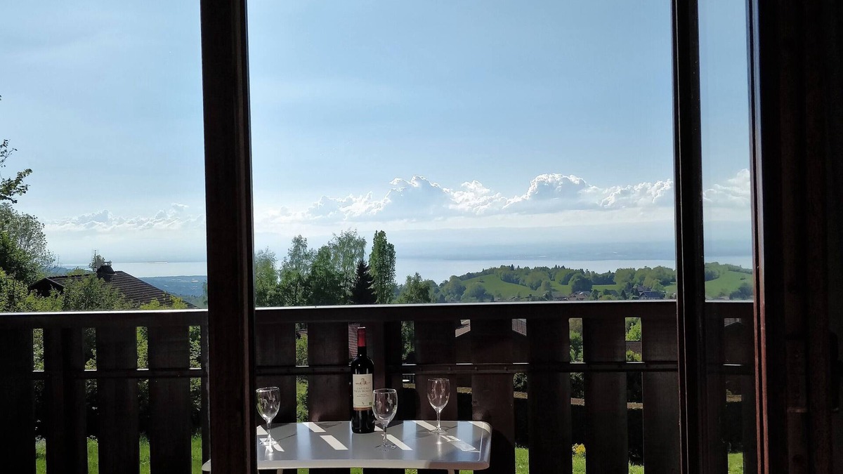 Thollon-les-Memises Apartment | Apartment with magnificent lake view, 450m from cable car