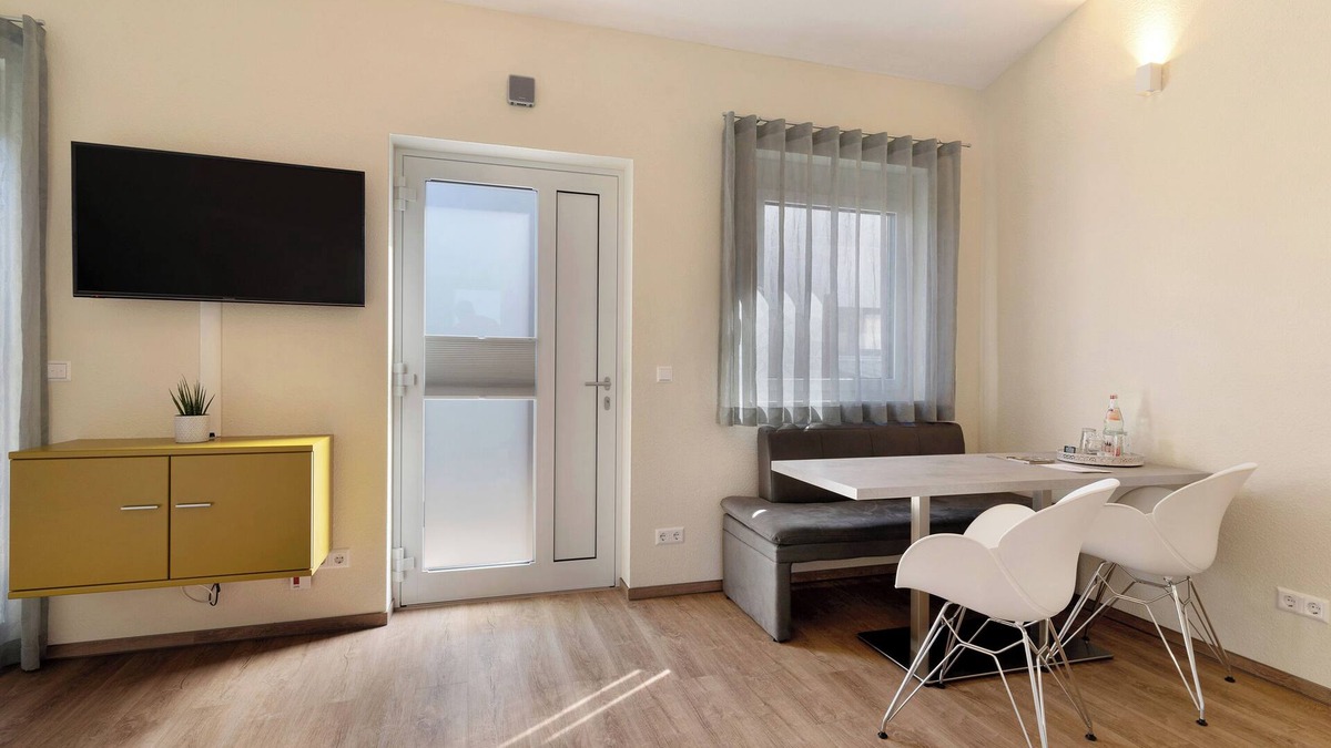 Herbolzheim Apartment | Apartment 'Weißer Rain' with Wi-Fi