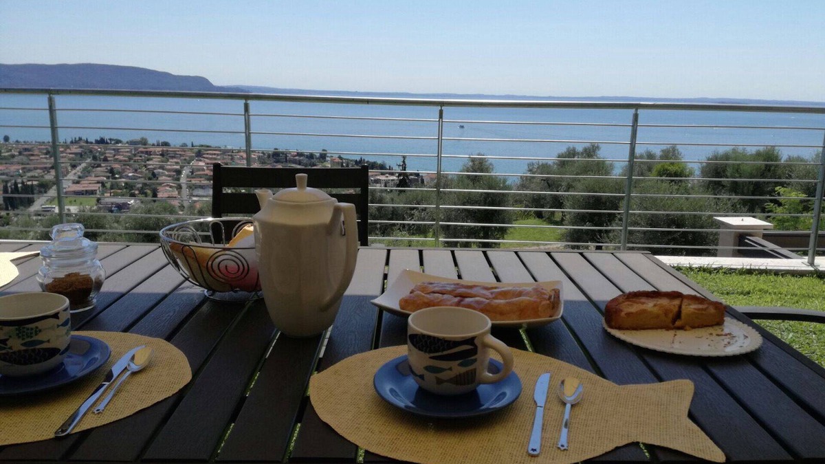 Toscolano Maderno Apartment | Apartment with wonderful views of Lake Garda - (Cin:IT017187C2PSJ26J58)