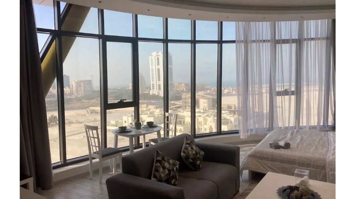 Block 428 House | Apartment with a city view. Manama, Seef.