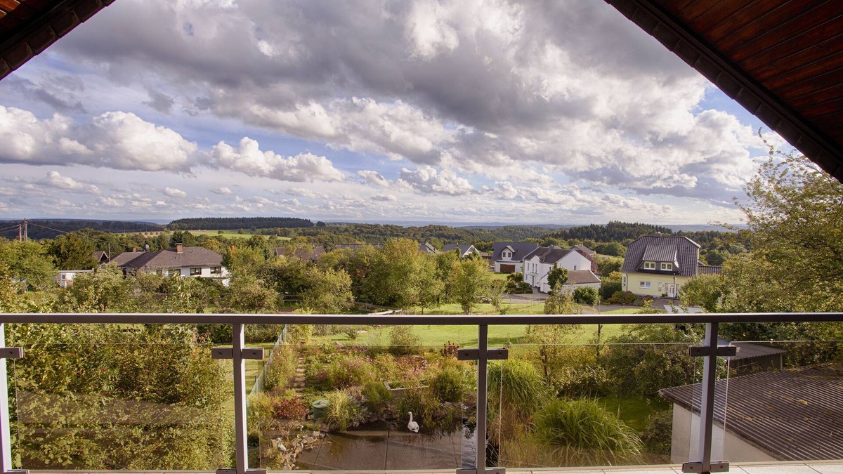 Kurtscheid Apartment | Apartment with a fantastic view - near the observation tower/monastery path DTV 4 stars