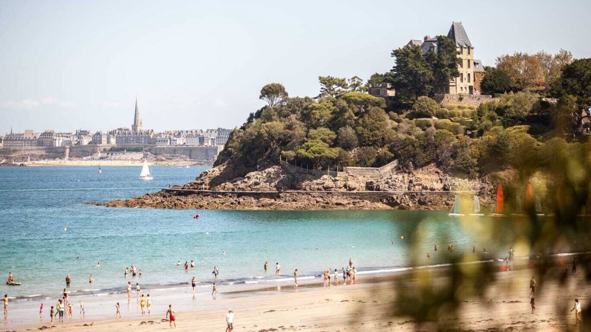 Dinard Apartment | Apartment with a terrace with sea view