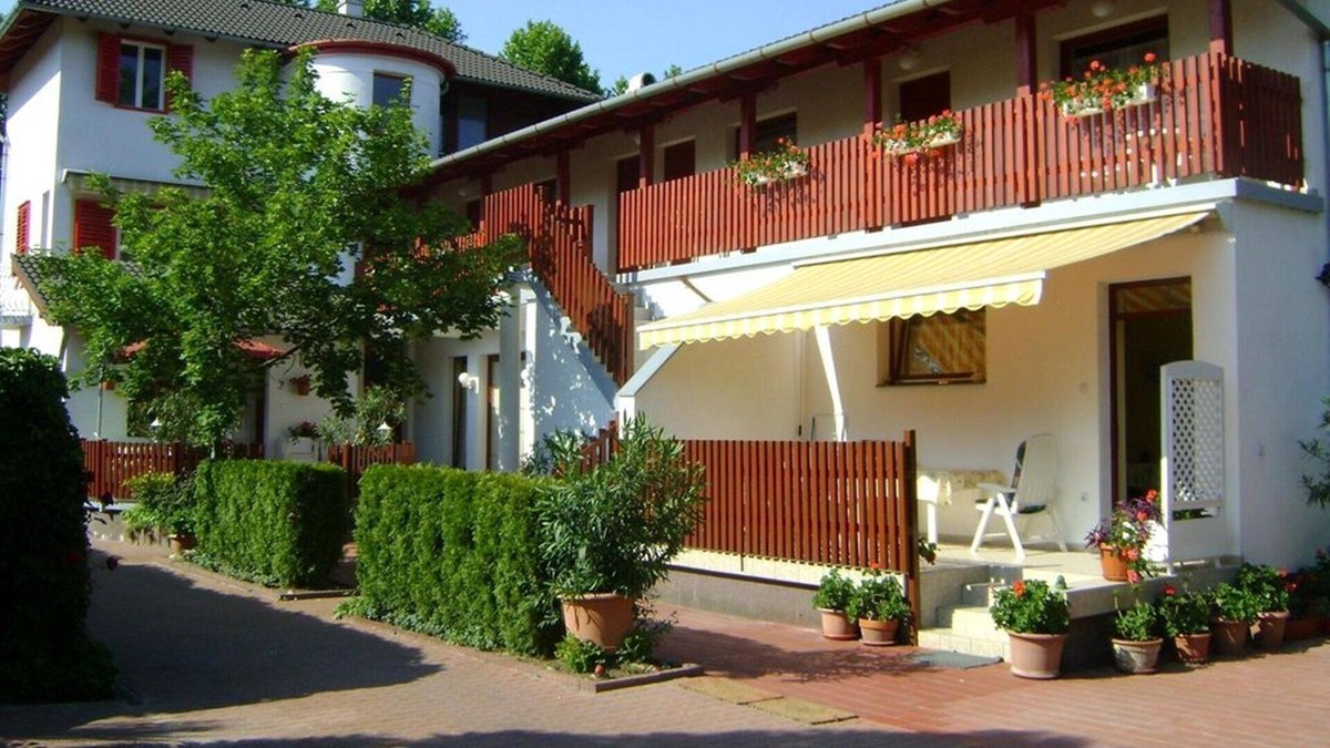 Siofok Aranypart Apartment | Apartment with air-conditioner for 2 or 2+1 people, Balaton 150m, free WIFI