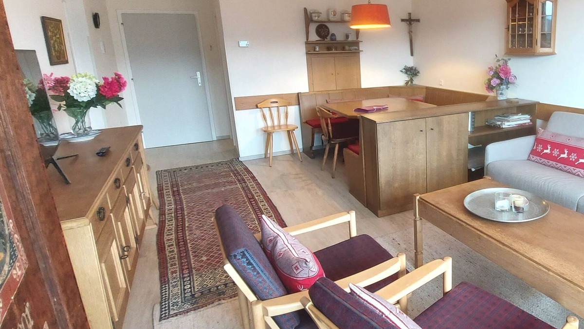 Reith Apartment | Apartment with exceptional Alpine panorama and covered balcony in Bad Mitterndor