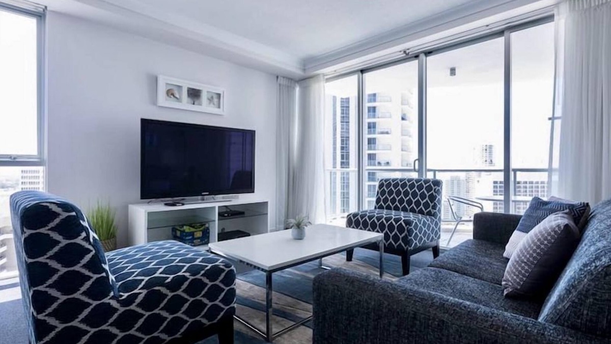 Surfers Paradise Apartment | Apartment with Ocean Views