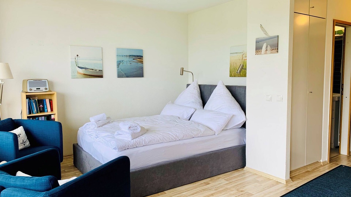 Sierksdorf Apartment | Apartment with balcony & sea view near Hansapark, ideal for 2 persons.
