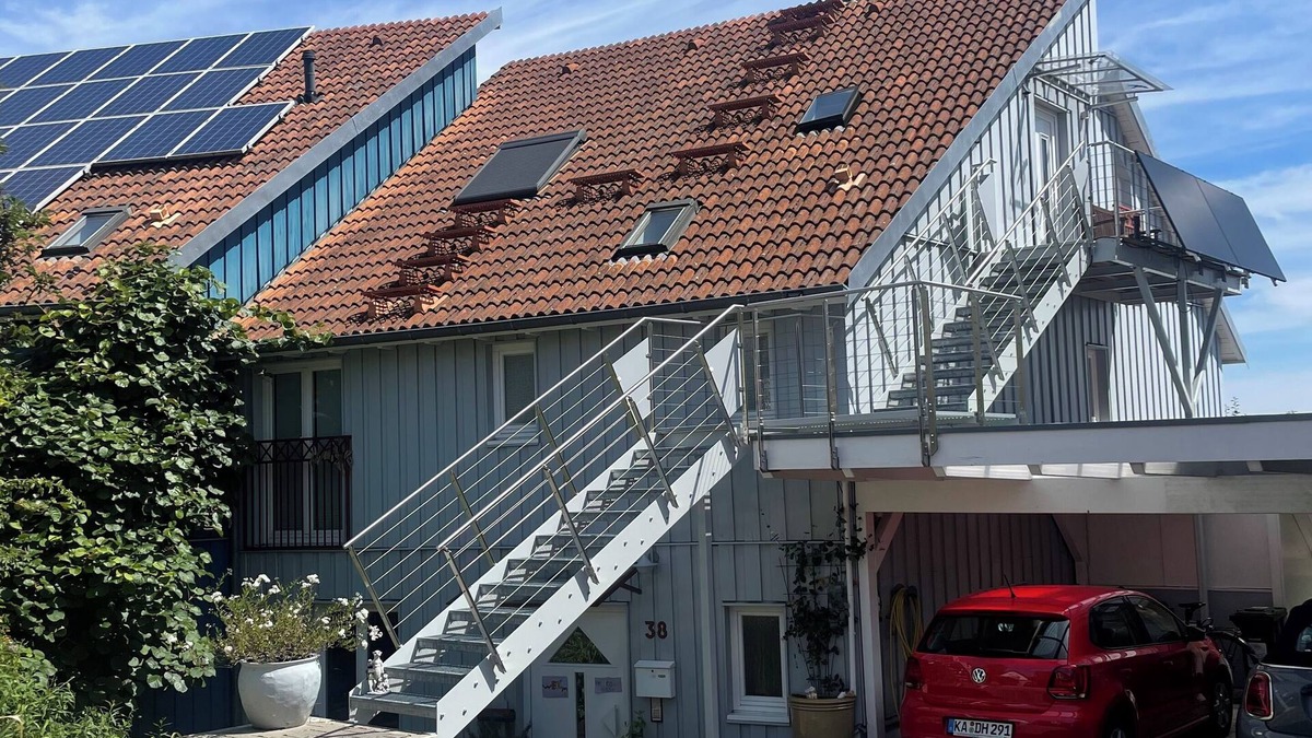 Karlsruhe Apartment | Apartment with balcony and private access