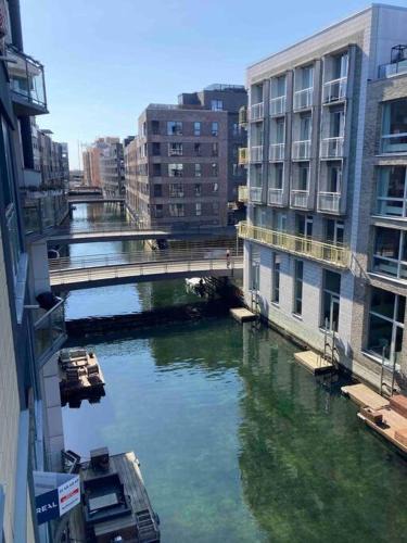 Sydhavnen Apartment | Apartment with canal view
