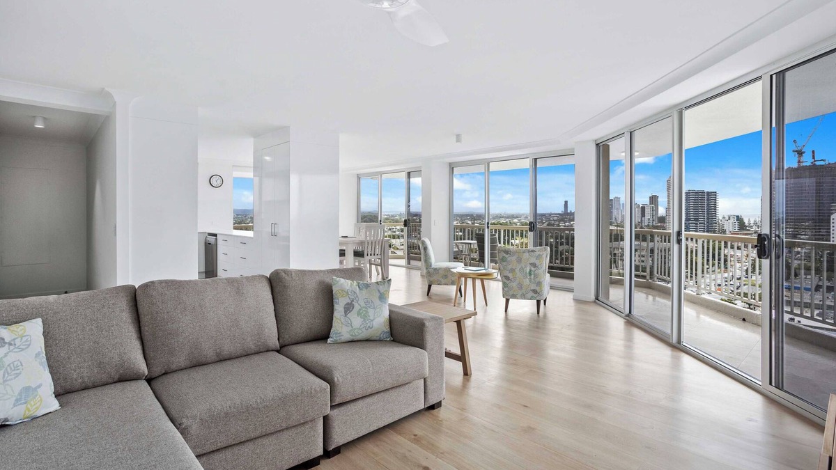 Burleigh Heads Apartment | Apartment with coveted uninterrupted ocean views