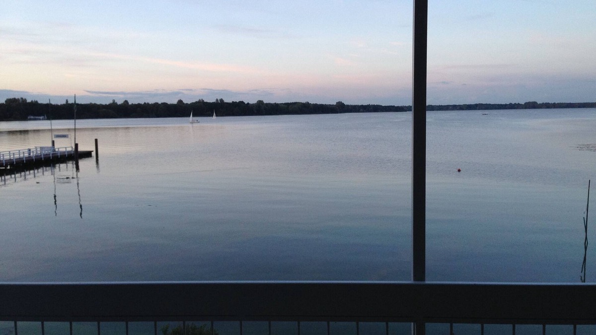 Bad Zwischenahn Apartment | Apartment with panoramic lake view of the Zwischenahner Meer