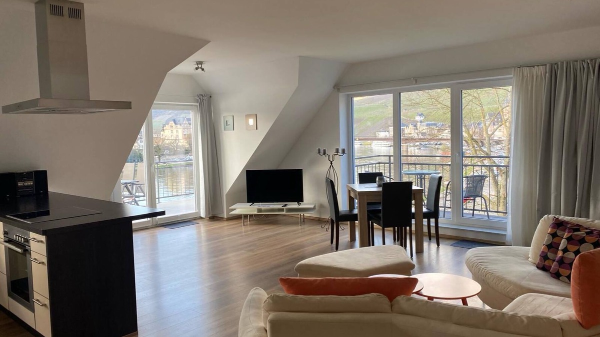 Bernkastel Apartment | Apartment with fantastic view of river and vineyards