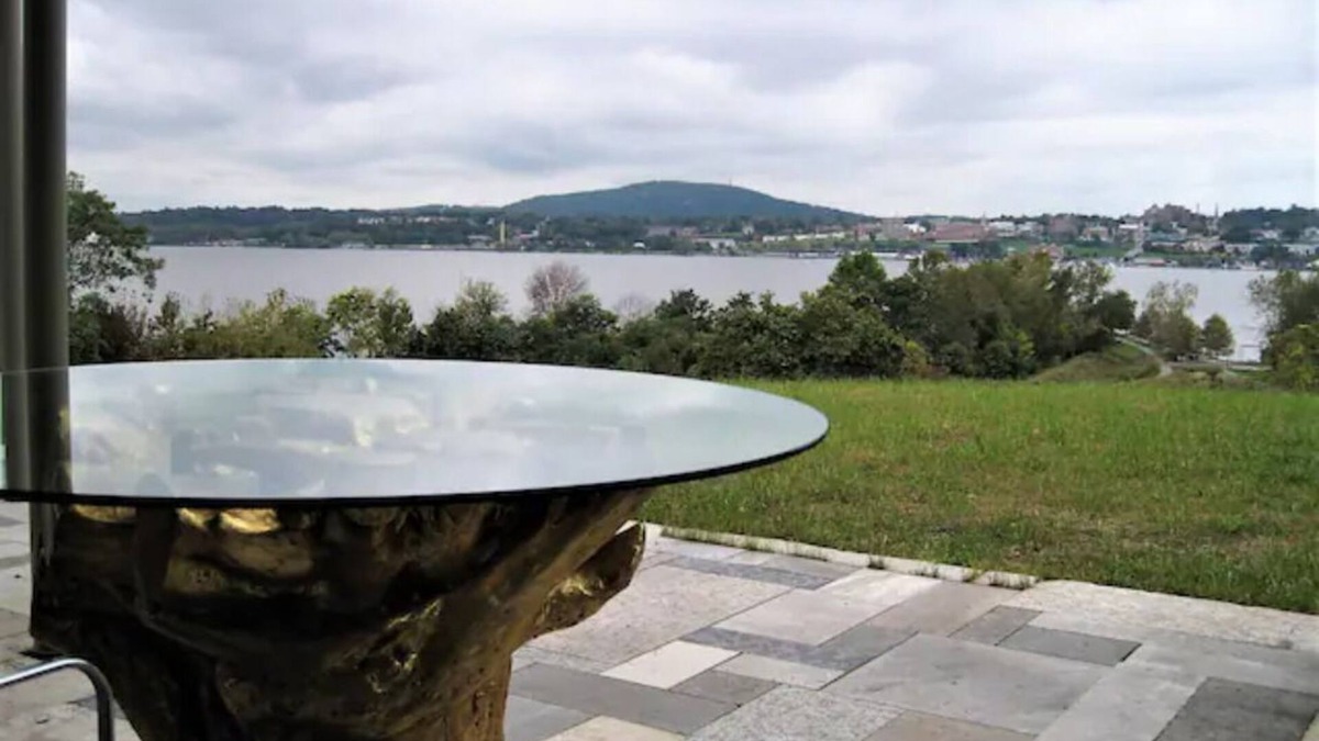Newburgh Apartment | Apartment with Expansive Views; River & Mountains Walk to Train, Main St, DIA