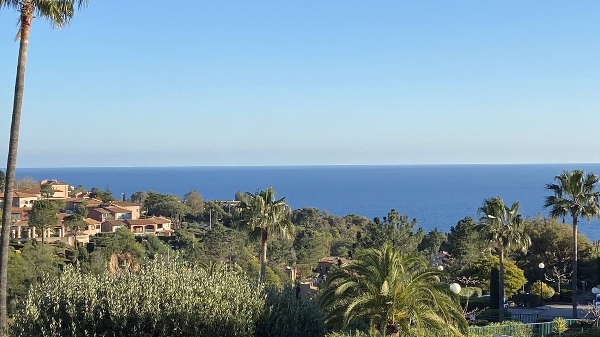 Theoule-sur-Mer Apartment | Apartment with full sea view and private enclosed garden with trees