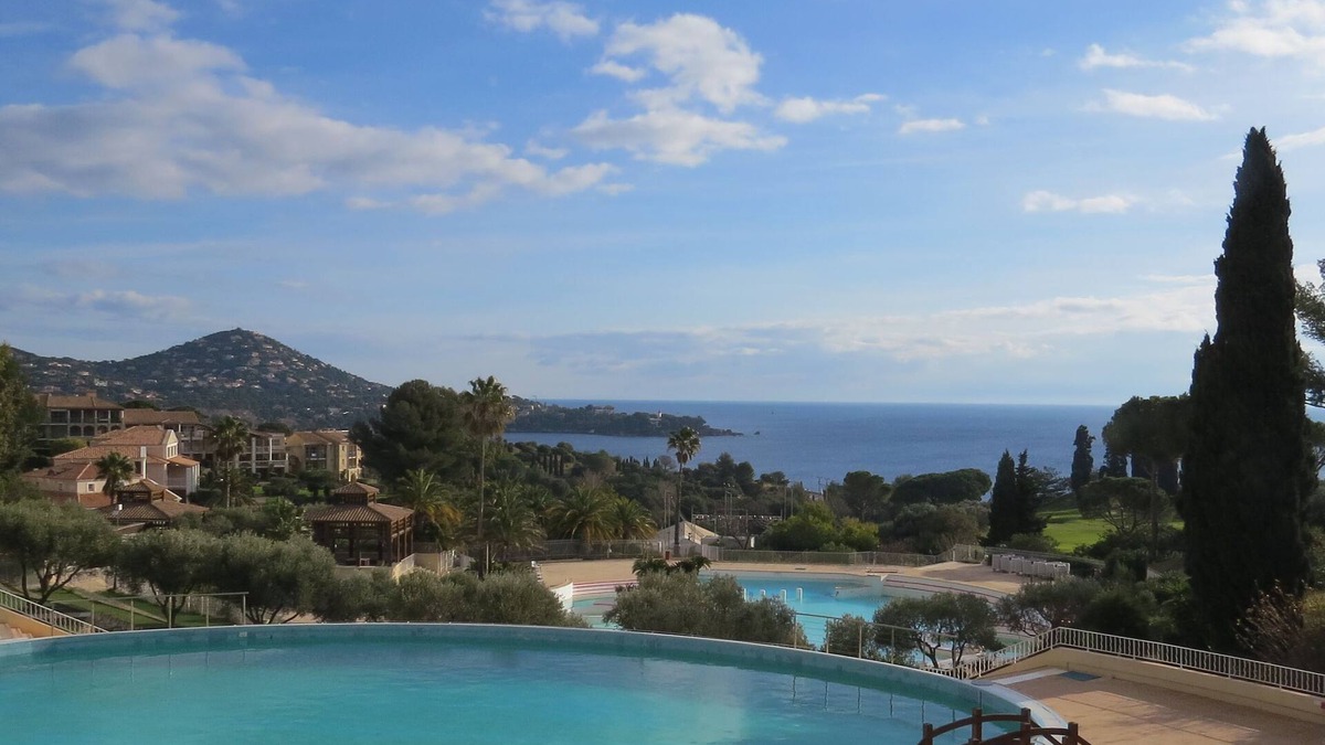 Agay Apartment | Apartment with garden, sea view in a holiday resort. Ideal for a family