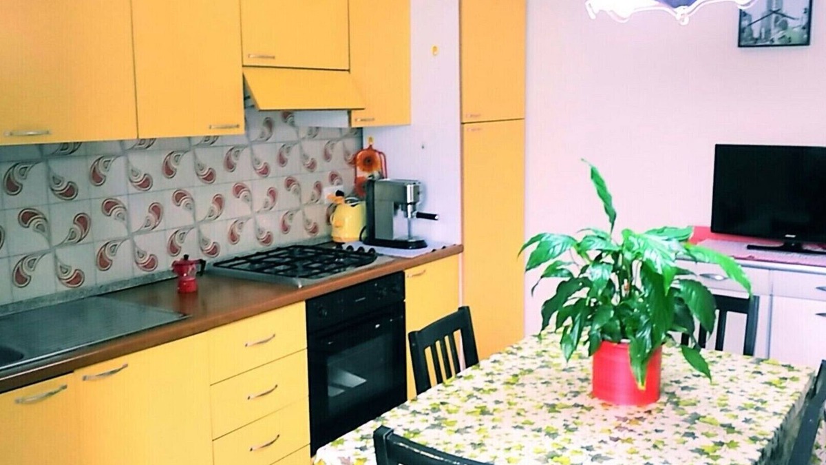 Marina Centro Apartment | Apartment with garden, by the sea, beach included