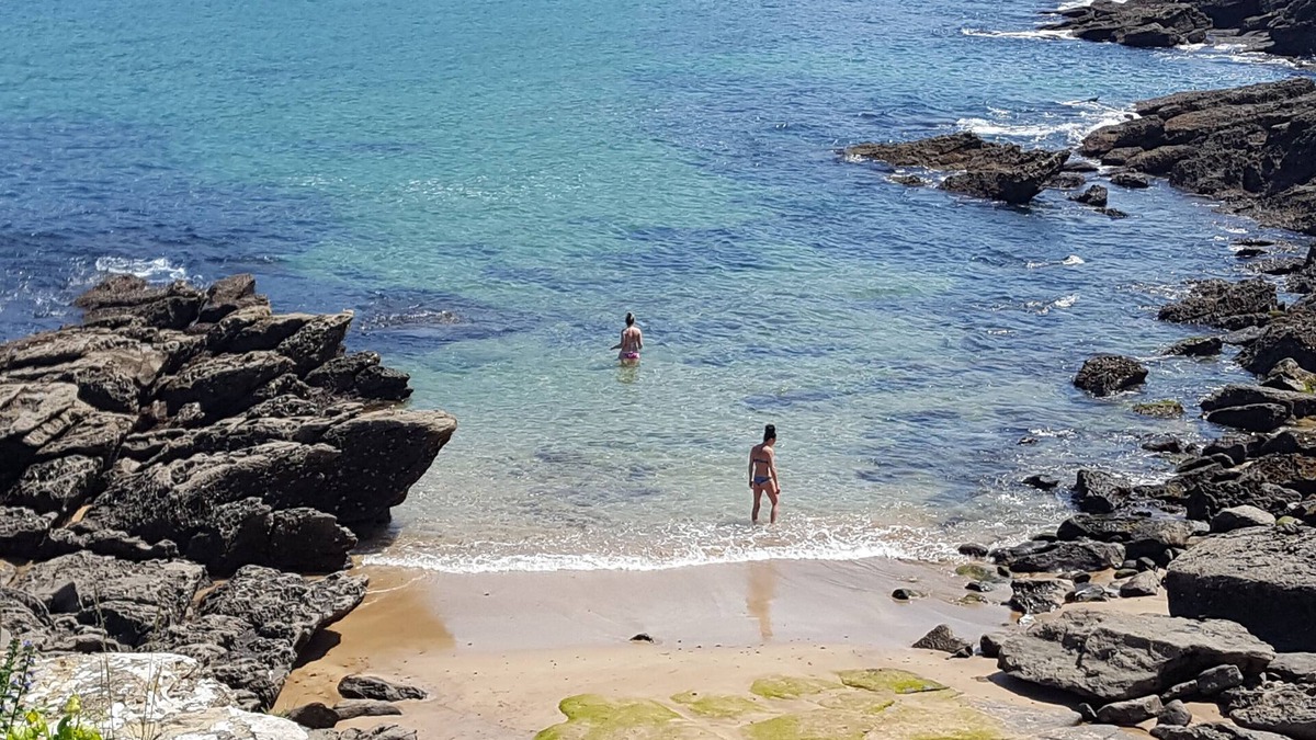 Castro Urdiales Apartment | Apartment with garden in Sonabia beach-Fantastic views Mountain and devil's eyes