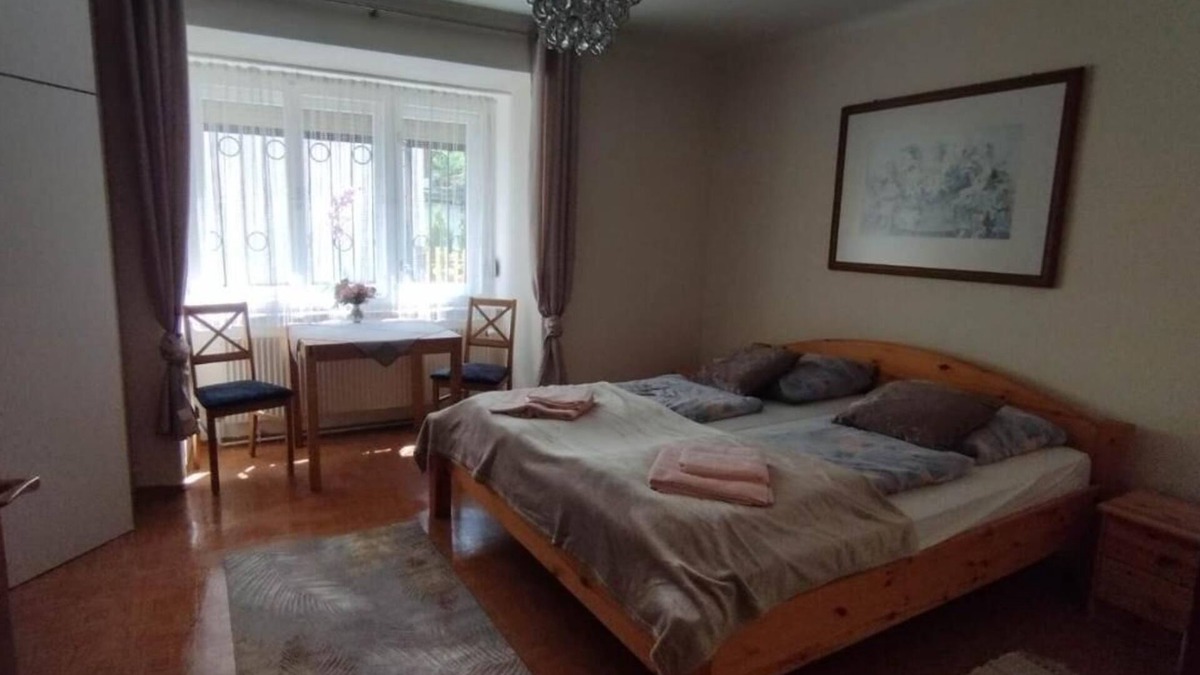 Murau Apartment | Apartment with garden use, parking, in the center of Murau, near the park.