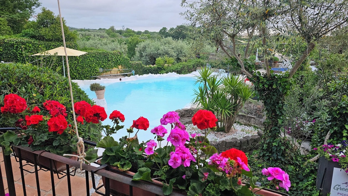 Bagnaia Condo | Apartment with garden view