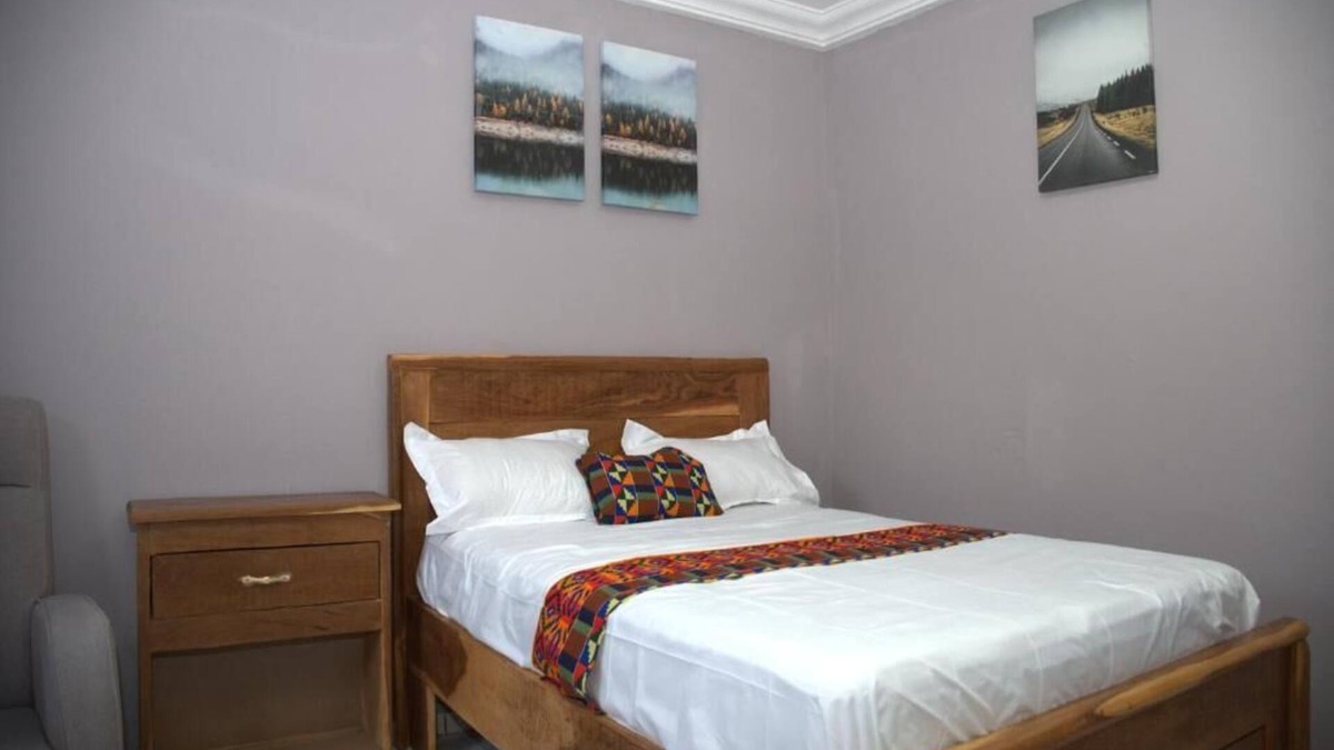 West Coast Division House | Apartment with Park View An