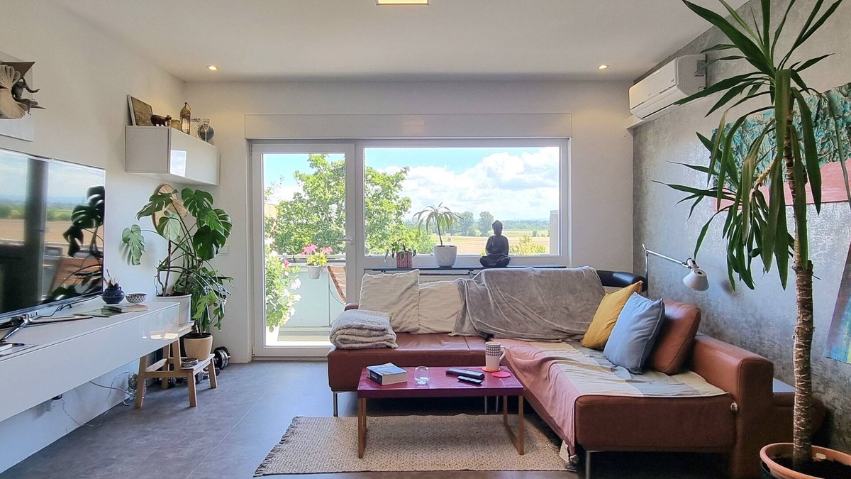 Flomersheim Condo | Apartment with great views for up to 4 people
