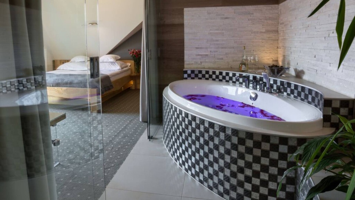 Poronin Apartment | Apartment with JACUZZI & Fireplace in Tatra