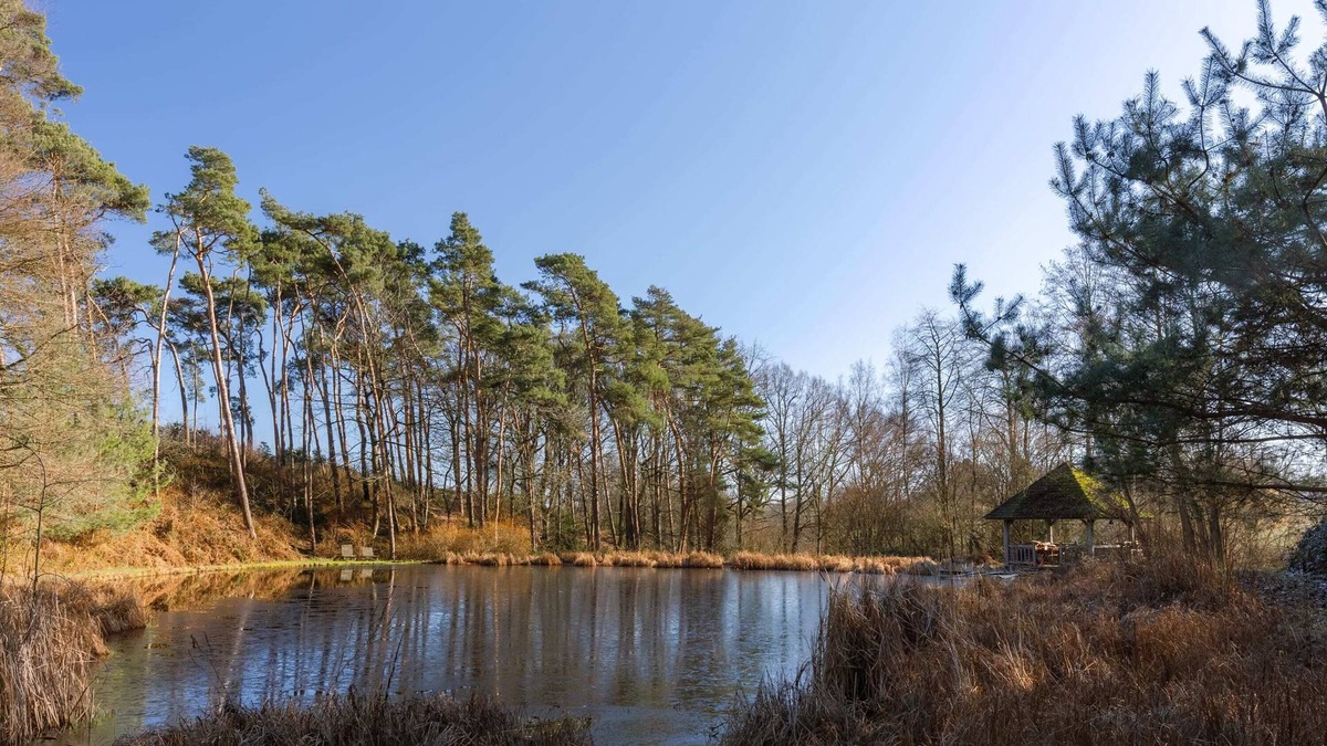 Wavre Apartment | Apartment with lake and tennis court