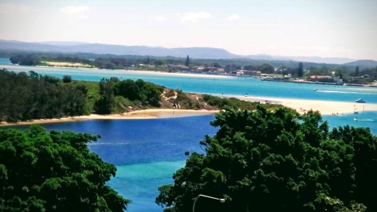 Wallis Lake Apartment | Apartment with lake views, sleeps 6/in CBD, walk to beach/cafes/restaurants.