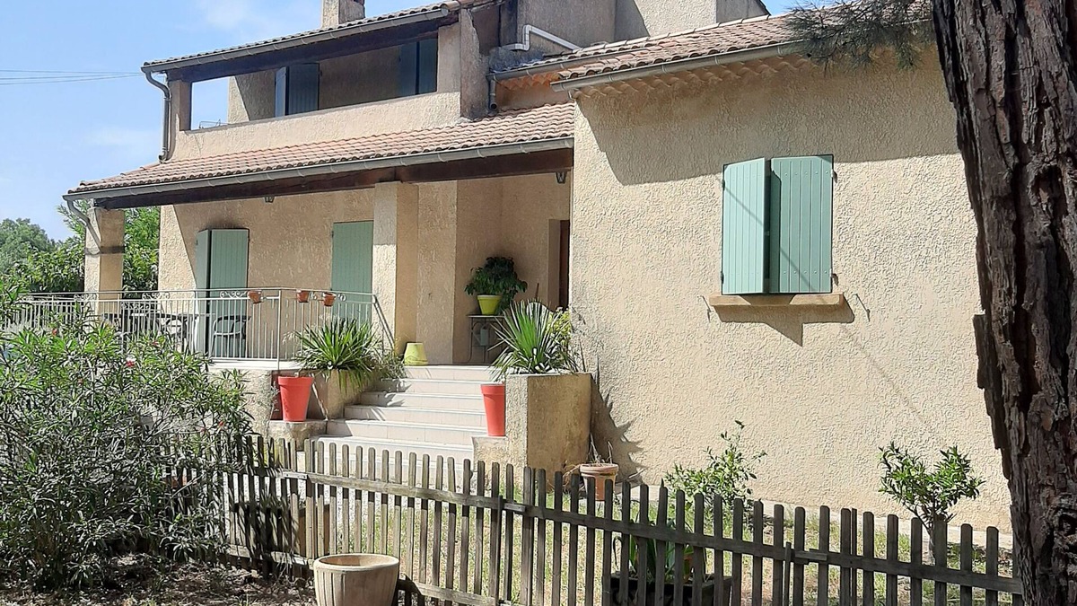 Uzes Apartment | Apartment with large garden and parking, Uzès