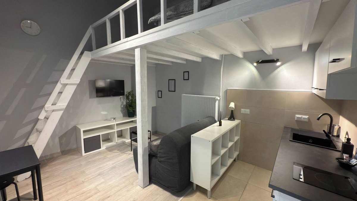 Stradom Apartment | Apartment with Mezzanine and Private Courtyard
