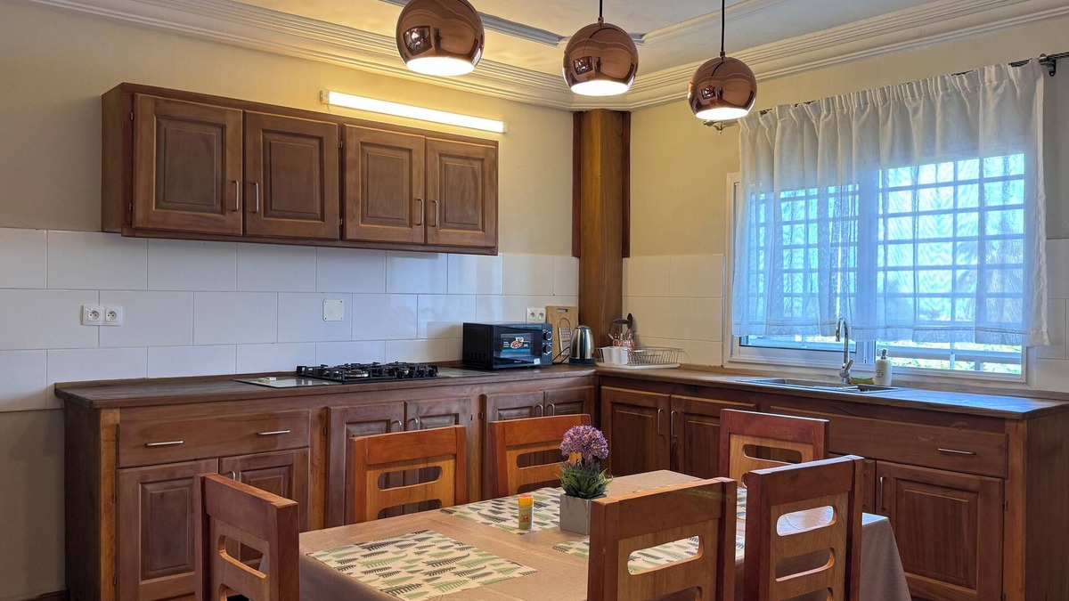 Buea House | Apartment with Mountain View 3 - Akhard Hausnn