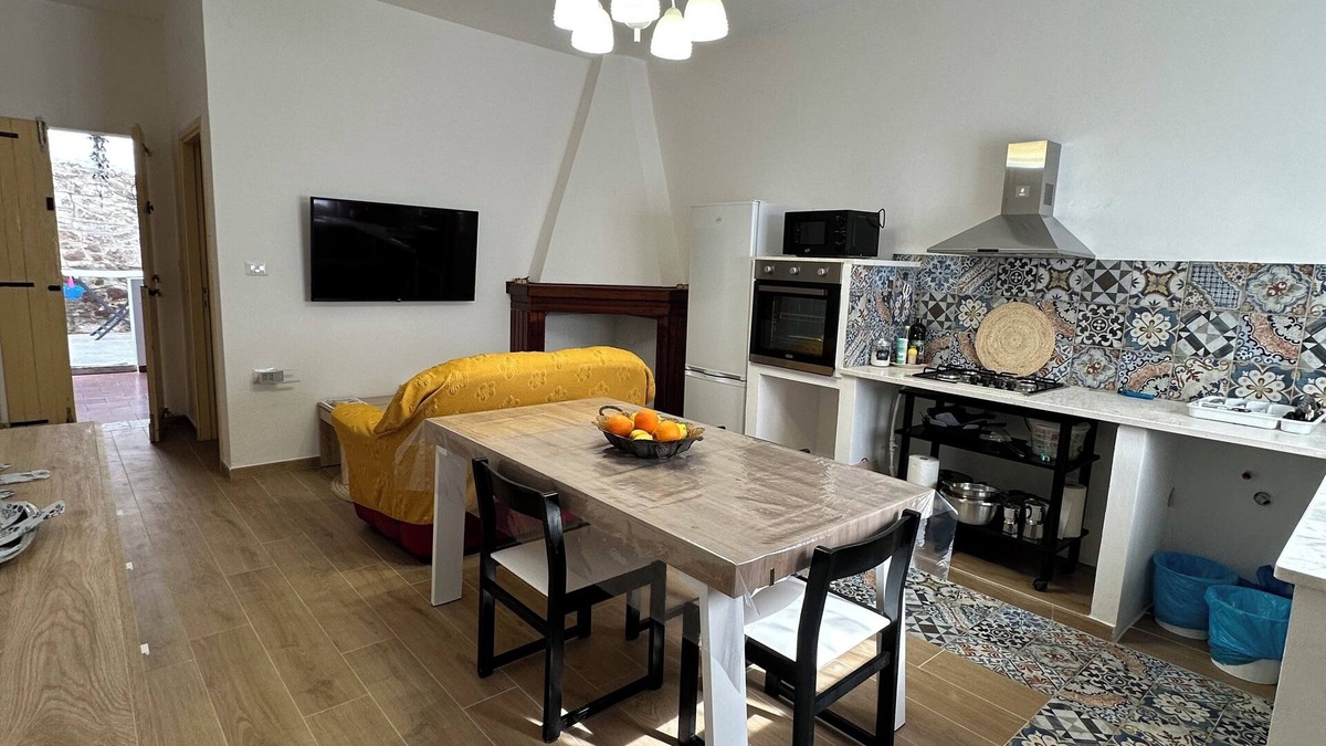Calasetta Apartment | Apartment with patio Calasetta