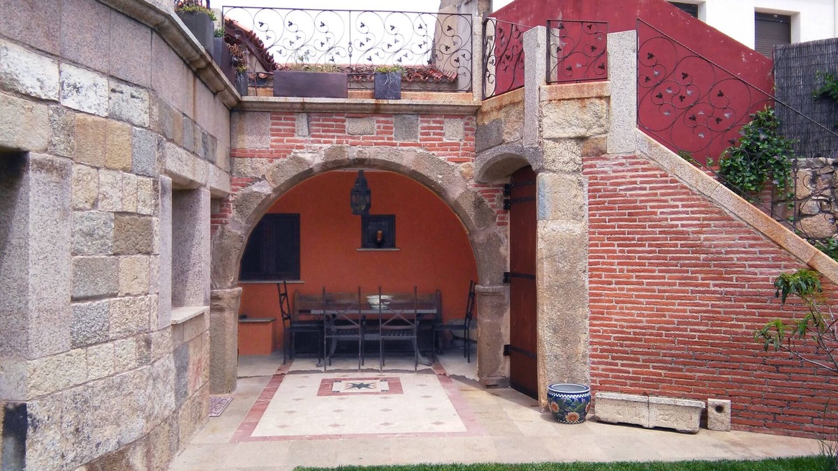 Plasenzuela Apartment | Apartment with pool and whirlpool