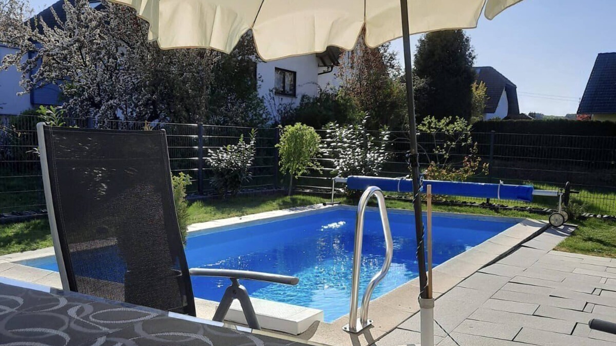 Wilnsdorf Condo | Apartment with pool and garden use sep. Entrance.