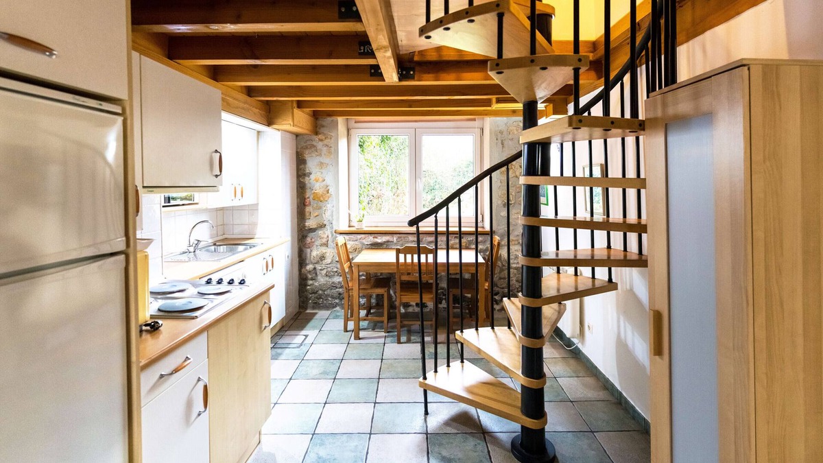 Alsasua Apartment | Apartment with Pool, Barbecue, and Shared Garden in Alsasua