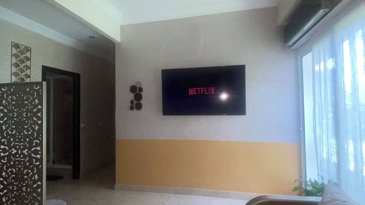 Ain Chock Apartment | Apartment with private garden good location in California. Parking available