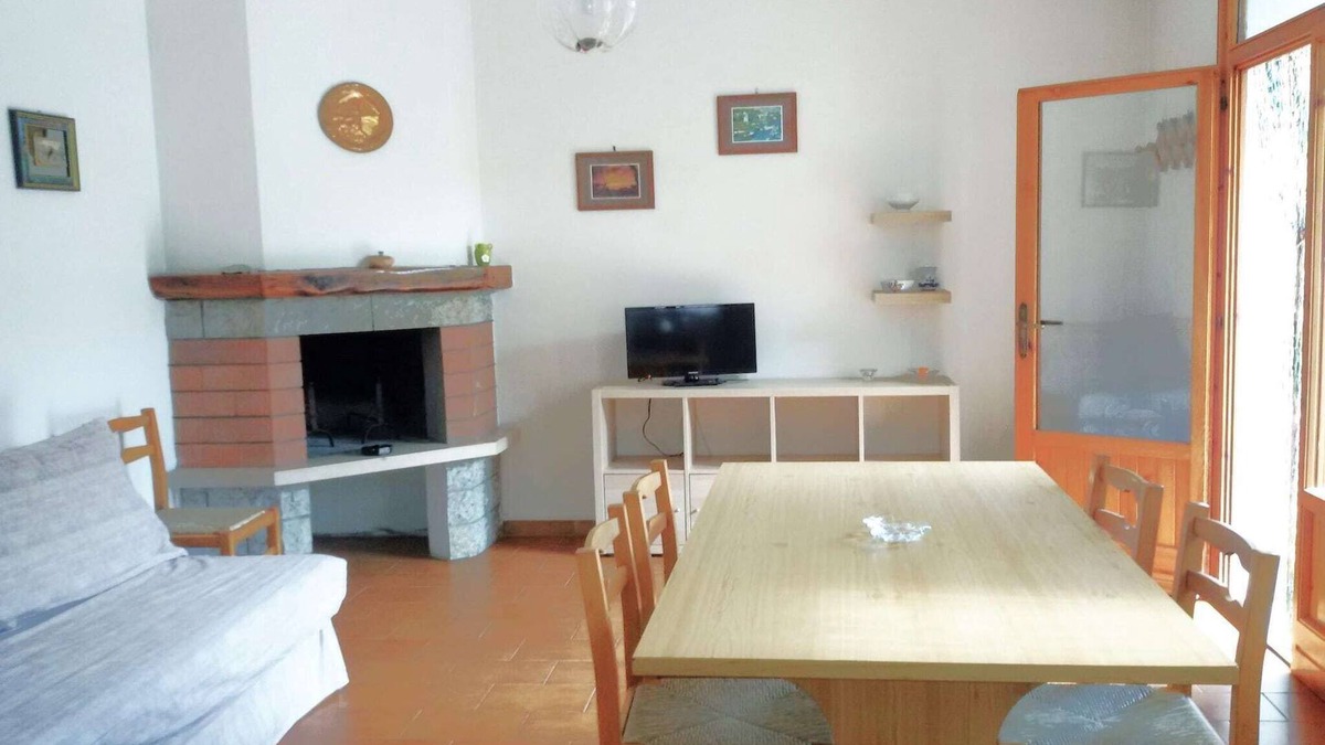Lido di Dante Apartment | Apartment with private garden