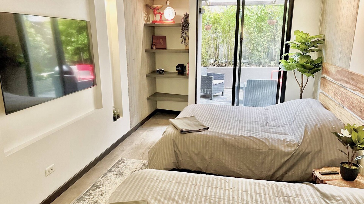 Financial District Apartment | Apartment with private Patio in Chapinero, nearby Zone G