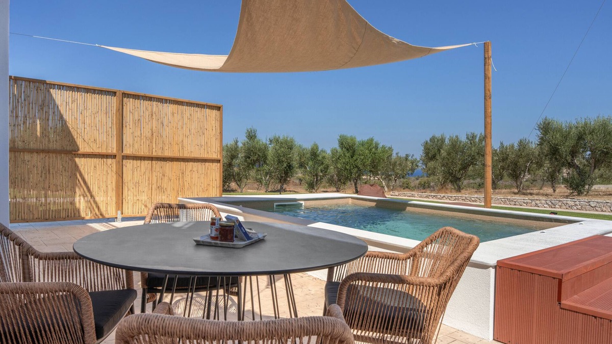 Mastichari Apartment | Apartment 'With Private Pool No 2' with Private Garden, Wi-Fi and Air Conditioning