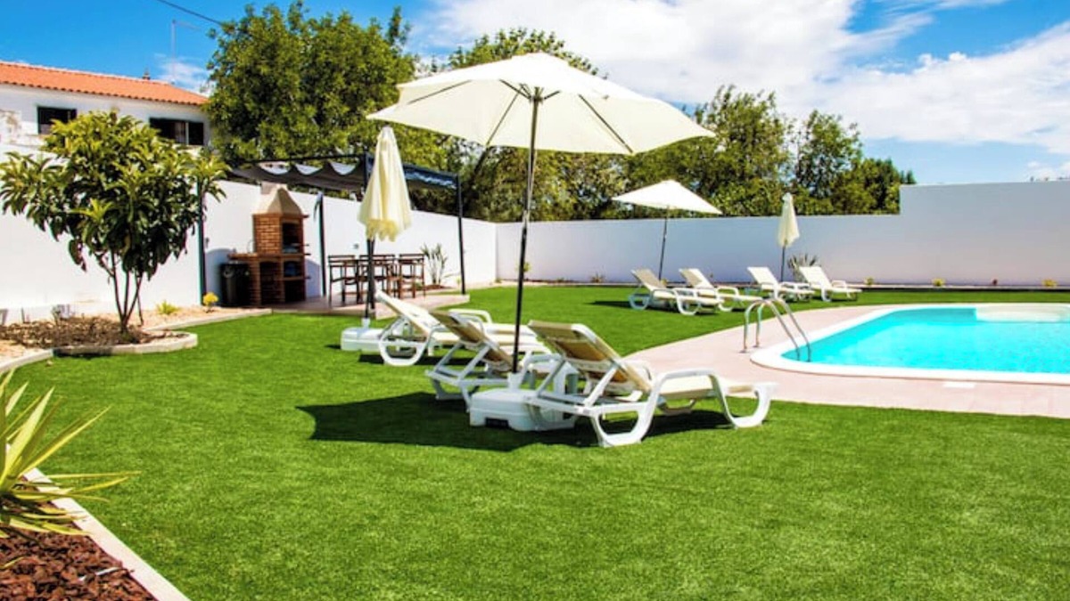 Pata de Cima Apartment | Apartment with saltwater pool and BBQ