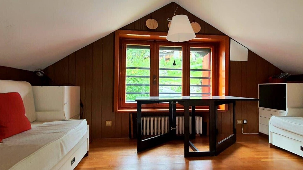 Verrand Apartment | Apartment with small terrace with stunning views of Mont Blanc
